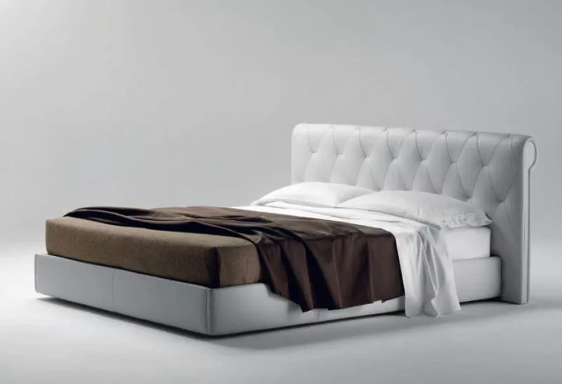 Кровать BLUEMOON Poltrona Frau  — купить по цене фабрики